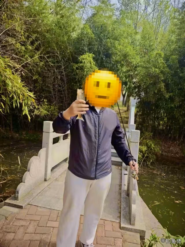 大口黑鲈钓获 0.3kg